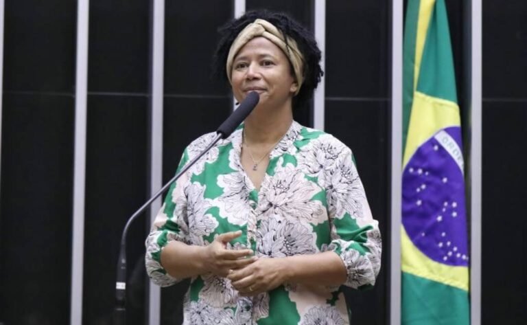CÂMARA FEDERAL - Silvia Cristina vota a favor de proibir negativados de realizarem apostas esportivas 11 CÂMARA FEDERAL - Silvia Cristina vota a favor de proibir negativados de realizarem apostas esportivas