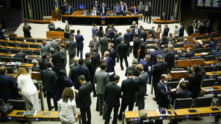CÂMARA FEDERAL – Lei que reduz prazo de inelegibilidade é aprovada, veja como votou a bancada de RO 7 CÂMARA FEDERAL – Lei que reduz prazo de inelegibilidade é aprovada, veja como votou a bancada de RO