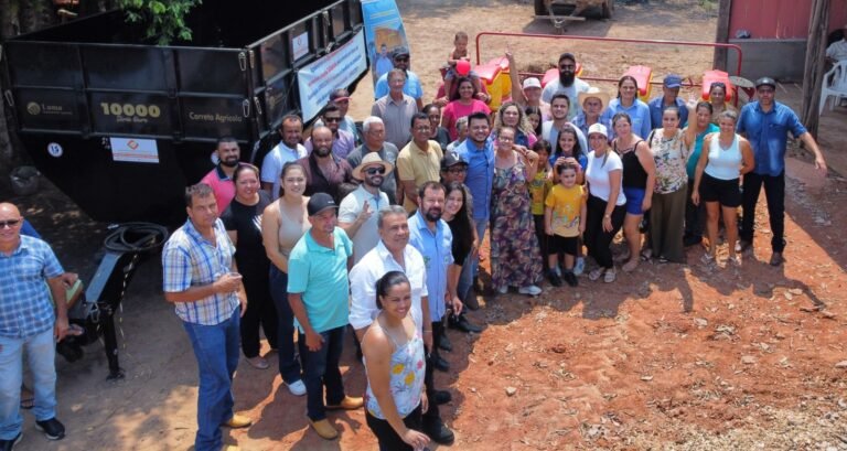 Marcelo Cruz realiza entrega de equipamentos agrícolas no distrito de Nova Colina, em Ji-Paraná 4 Marcelo Cruz realiza entrega de equipamentos agrícolas no distrito de Nova Colina, em Ji-Paraná