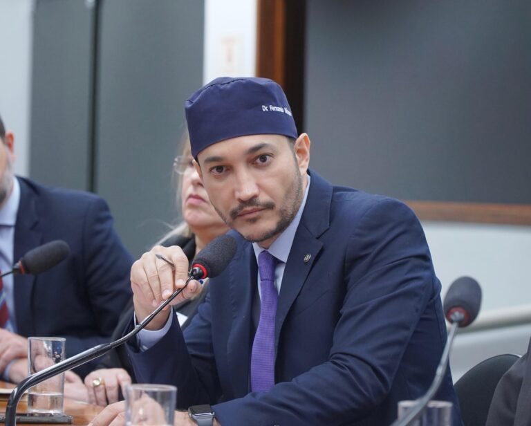 Aprovado projeto que restringe venda de produtos odontológicos para uso profissional pela relatoriaAprovado projeto que restringe venda de produtos odontológicos para uso profissional pela relatoria 1 Aprovado projeto que restringe venda de produtos odontológicos para uso profissional pela relatoriaAprovado projeto que restringe venda de produtos odontológicos para uso profissional pela relatoria