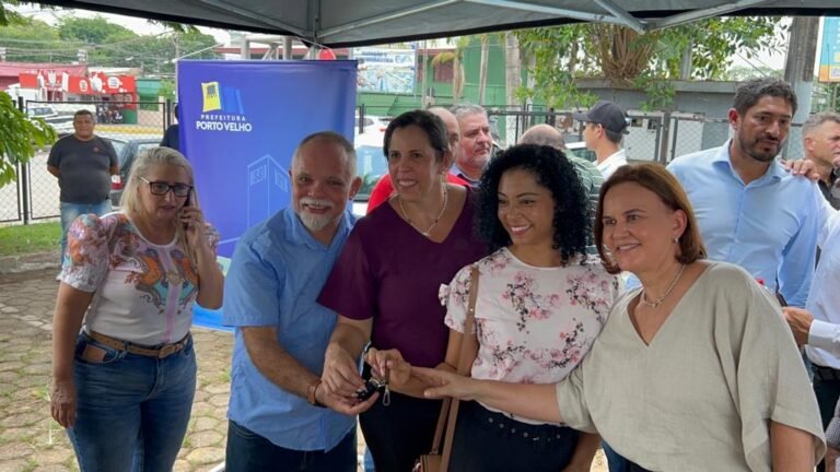 Vereador Joel da Enfermagem celebra a entrega de 21 veículos para unidades de saúde de Porto Velho, fruto de emenda parlamentar de Mariana Carvalho 12 Vereador Joel da Enfermagem celebra a entrega de 21 veículos para unidades de saúde de Porto Velho, fruto de emenda parlamentar de Mariana Carvalho