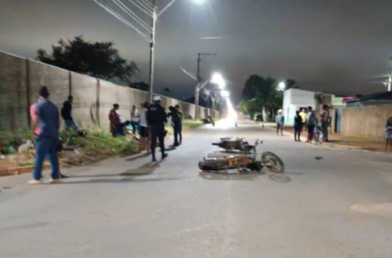 VEJA VÍDEO - Mulher fica em estado grave após mais uma colisão entre motocicletas, em RO 9 VEJA VÍDEO - Mulher fica em estado grave após mais uma colisão entre motocicletas, em RO
