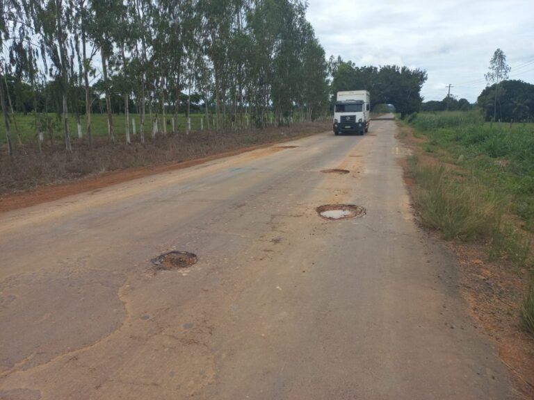 Delegado Camargo pede operação tapa-buraco na RO-459 em Alto Paraíso 5 Delegado Camargo pede operação tapa-buraco na RO-459 em Alto Paraíso