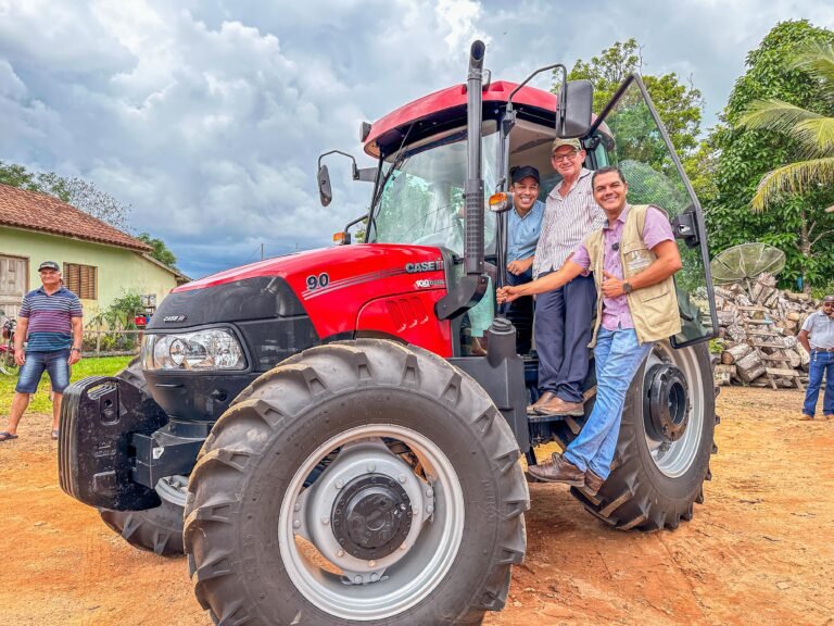Deputado Cássio Gois fortalece agricultura familiar com investimento de R$ 300 mil em trator de última geração 17 Deputado Cássio Gois fortalece agricultura familiar com investimento de R$ 300 mil em trator de última geração