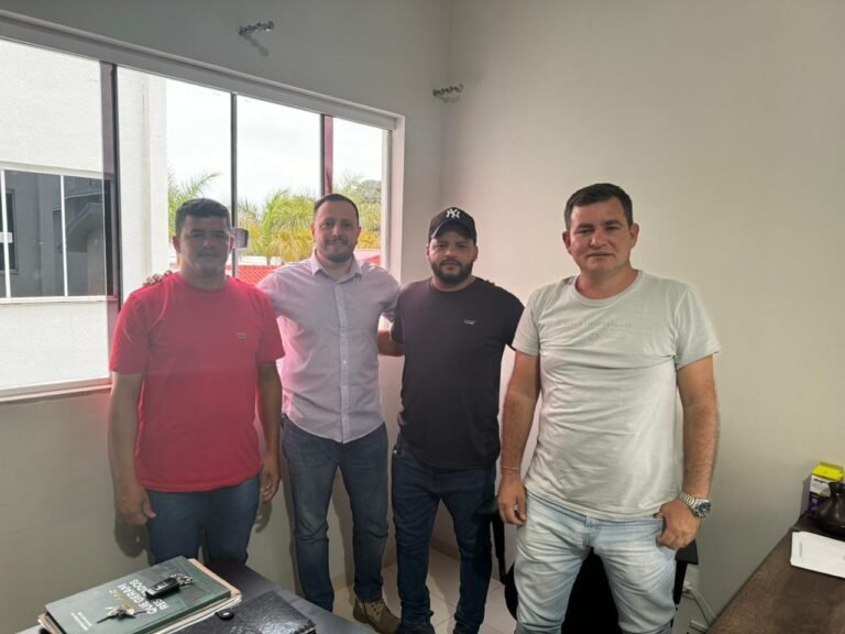 Acompanhado do prefeito Flori e secretário de saúde, deputado Edevaldo Neves visita unidades de saúde em Vilhena 15 Acompanhado do prefeito Flori e secretário de saúde, deputado Edevaldo Neves visita unidades de saúde em Vilhena