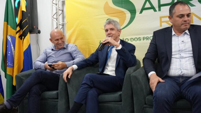 JAIME BAGATTOLI: Senador defende mais apoio ao produtor rural durante posse da nova diretoria da Aprosoja Rondônia 16 JAIME BAGATTOLI: Senador defende mais apoio ao produtor rural durante posse da nova diretoria da Aprosoja Rondônia