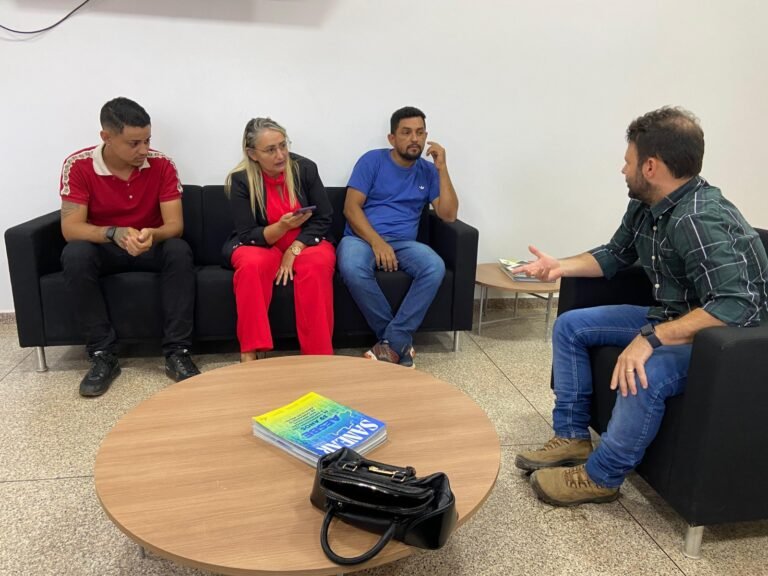 Vereadora Márcia Socorristas Animais se reúne com moradores do Três Marias e secretário da Semob 12 Vereadora Márcia Socorristas Animais se reúne com moradores do Três Marias e secretário da Semob