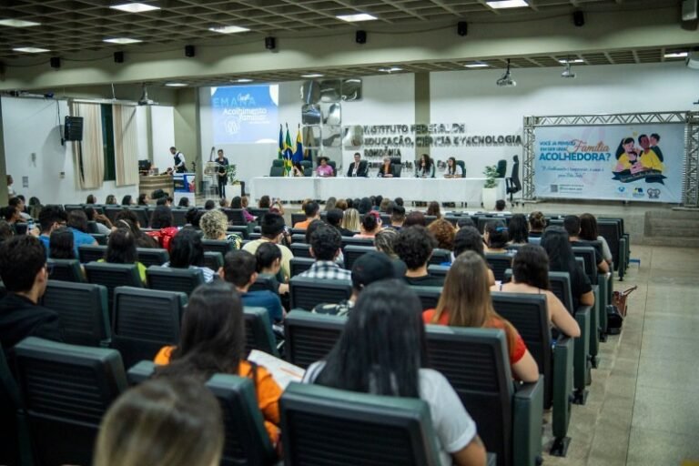 Capacitação para o Serviço Família Acolhedora começa no mês de abril 17 Capacitação para o Serviço Família Acolhedora começa no mês de abril