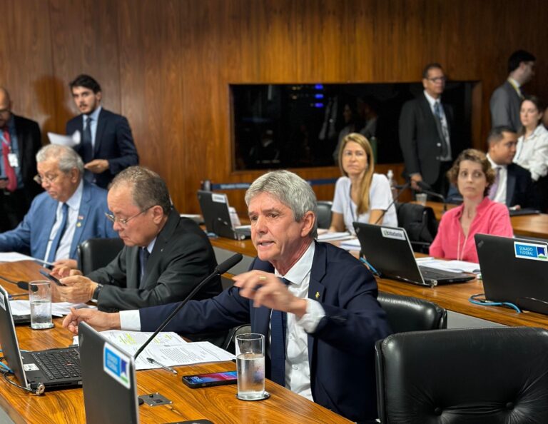 JAIME BAGATTOLI: Alto custo da energia elétrica inviabiliza indústrias em Rondônia e na região Norte 18 JAIME BAGATTOLI: Alto custo da energia elétrica inviabiliza indústrias em Rondônia e na região Norte