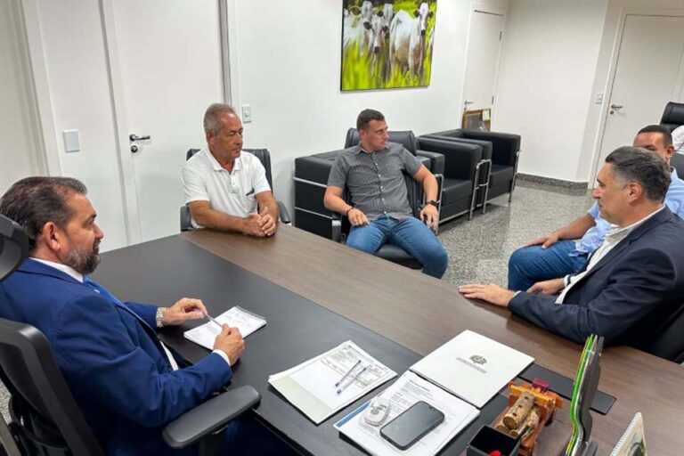 Laerte Gomes destina emenda para aquisição de veículo que atenderá área do esporte de Pimenta Bueno 1 Laerte Gomes destina emenda para aquisição de veículo que atenderá área do esporte de Pimenta Bueno