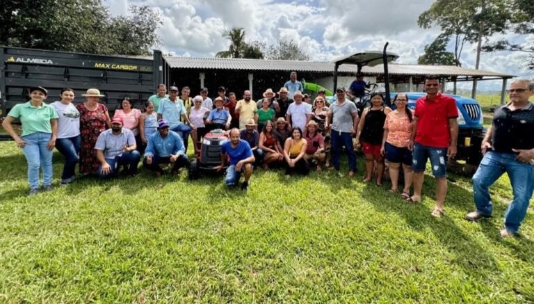 Laerte Gomes participa de entrega implementos agrícolas em Alvorada do Oeste e Vale do Paraíso 3 Laerte Gomes participa de entrega implementos agrícolas em Alvorada do Oeste e Vale do Paraíso