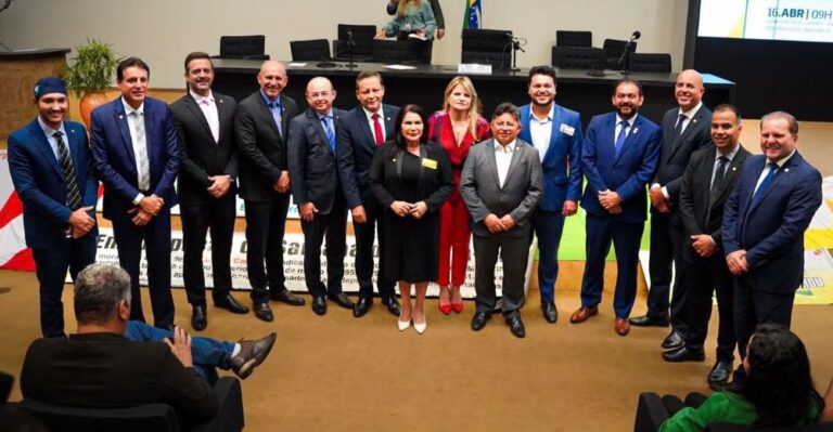 Presidente do Parlamento Amazônico debate mudança na legislação para emancipação de distritos 5 Presidente do Parlamento Amazônico debate mudança na legislação para emancipação de distritos