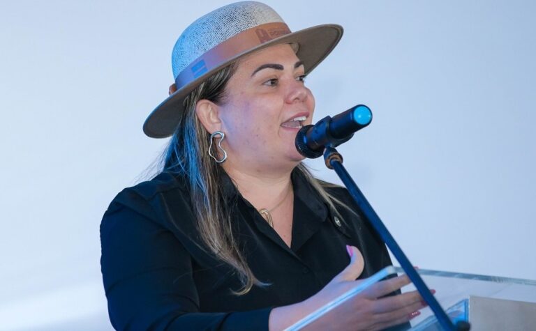 Cláudia de Jesus destaca compromisso com desenvolvimento do estado na RRSI 3 Cláudia de Jesus destaca compromisso com desenvolvimento do estado na RRSI