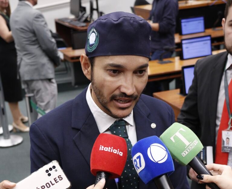 Dr. Fernando Máximo propõe desburocratizar o BPC-LOAS para beneficiar pessoas com deficiência e incapacitadas para o trabalho 1 Dr. Fernando Máximo propõe desburocratizar o BPC-LOAS para beneficiar pessoas com deficiência e incapacitadas para o trabalho