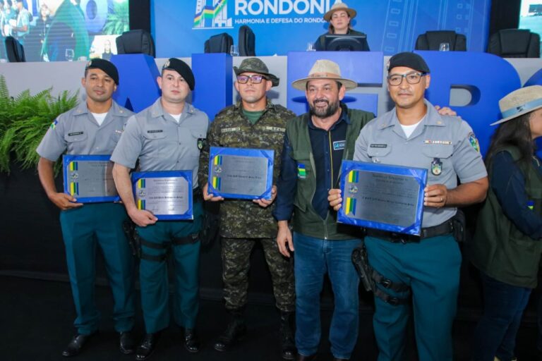 Laerte Gomes concede homenagens a militares e personalidades em solenidade da Alero na 11ª RRS 6 Laerte Gomes concede homenagens a militares e personalidades em solenidade da Alero na 11ª RRS