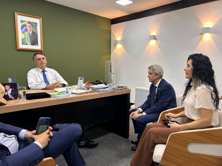 JAIME BAGATTOLI: Senador se reúne com Jair Bolsonaro para discutir posição do PL nas eleições 2024 em Rondônia 12 JAIME BAGATTOLI: Senador se reúne com Jair Bolsonaro para discutir posição do PL nas eleições 2024 em Rondônia