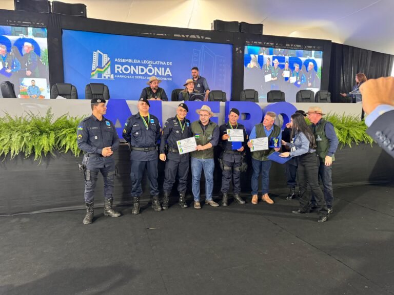 Assembleia Legislativa entrega votos de louvor à policiais na Rondônia Rural Show 4 Assembleia Legislativa entrega votos de louvor à policiais na Rondônia Rural Show