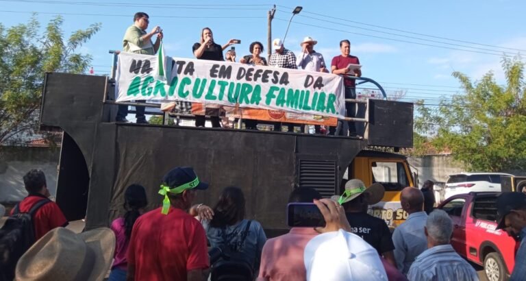 Grito da Terra: Cláudia de Jesus apoia a luta dos trabalhadores rurais 5 Grito da Terra: Cláudia de Jesus apoia a luta dos trabalhadores rurais