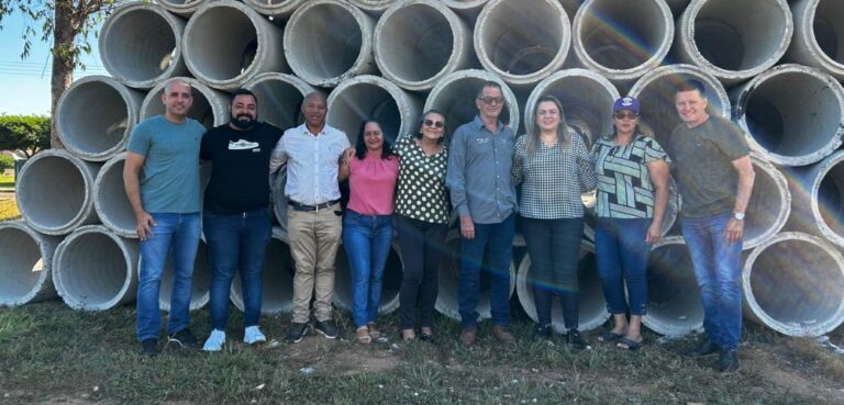Cláudia de Jesus faz entrega de itens adquiridos com emenda parlamentar em Urupá 12 Cláudia de Jesus faz entrega de itens adquiridos com emenda parlamentar em Urupá