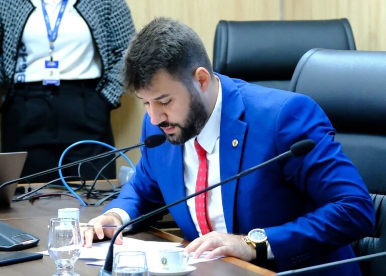 Deputado Nim Barroso garante veículo para a Associação de São Miguel do Guaporé 4 Deputado Nim Barroso garante veículo para a Associação de São Miguel do Guaporé