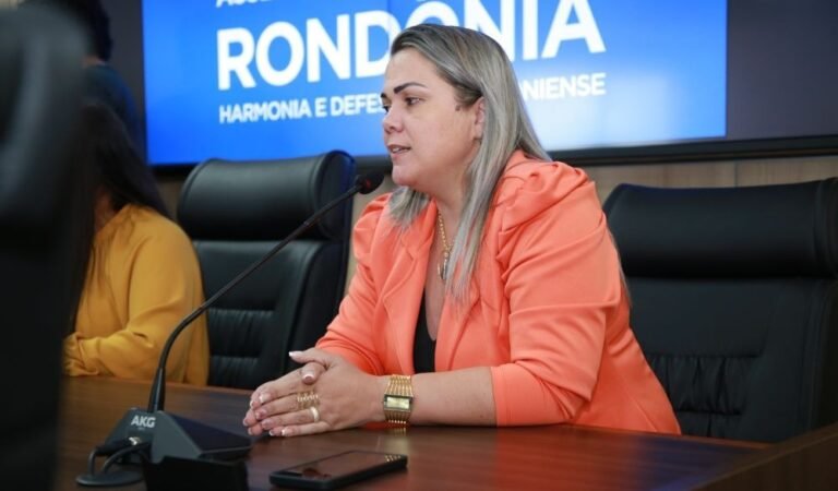 Política de proteção a órfãos do feminicídio é proposta por Cláudia de Jesus 17 Política de proteção a órfãos do feminicídio é proposta por Cláudia de Jesus