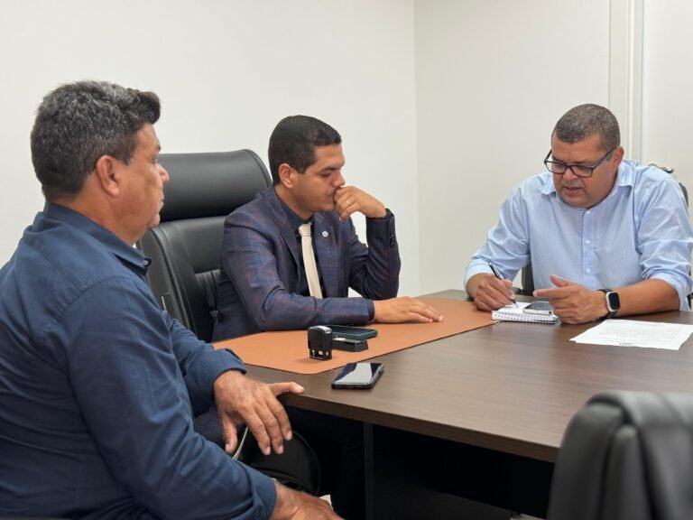 Deputado Cássio Gois parabeniza Ministro Andreazza pelo Prêmio Band Cidades 16 Deputado Cássio Gois parabeniza Ministro Andreazza pelo Prêmio Band Cidades