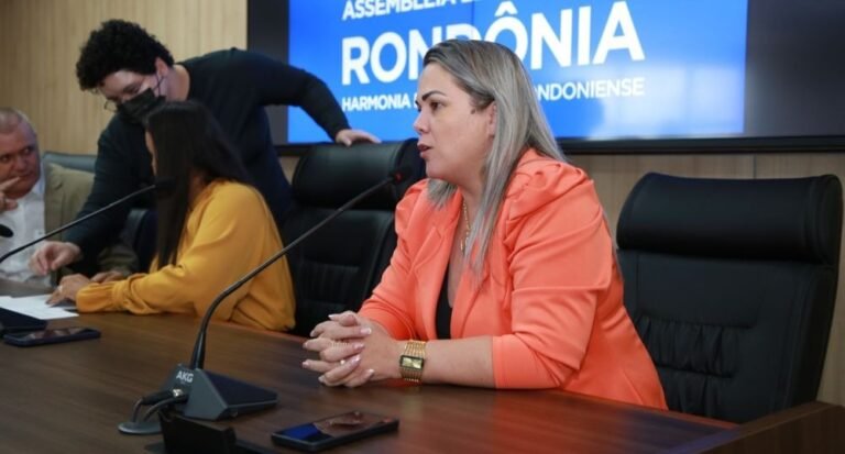 Proposta de Cláudia de Jesus para revogar interstício em contratações avança no governo 18 Proposta de Cláudia de Jesus para revogar interstício em contratações avança no governo