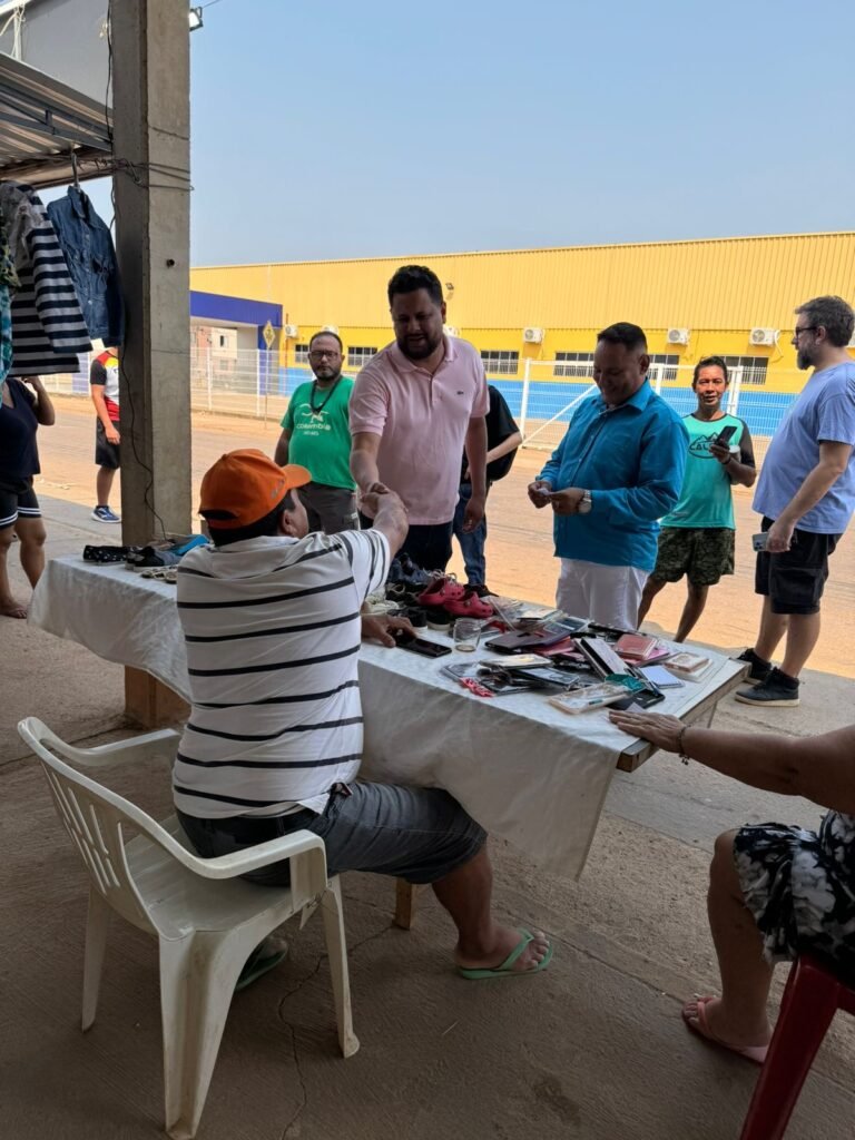 Samuel Costa ouve demandas de moradores do Orgulho do Madeira e reforça compromisso com justiça social 1 Samuel Costa ouve demandas de moradores do Orgulho do Madeira e reforça compromisso com justiça social