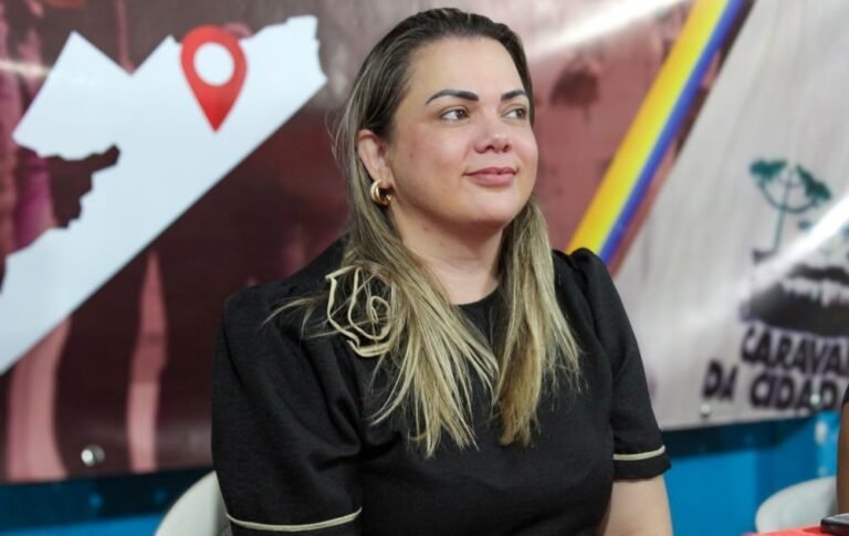 Cláudia de Jesus faz entrega de equipamentos agricolas em Alvorada do Oeste 15 Cláudia de Jesus faz entrega de equipamentos agricolas em Alvorada do Oeste