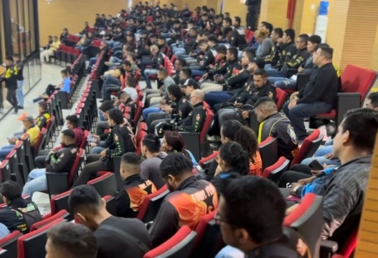 Regulamentação de serviço de transporte de passageiros por motoaplicativos é aprovada 20 Regulamentação de serviço de transporte de passageiros por motoaplicativos é aprovada