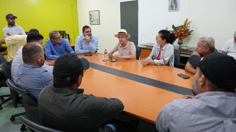 JAIME BAGATTOLi: Senador discute regularização fundiária com produtores do distrito de União Bandeirantes e o Incra 10 JAIME BAGATTOLi: Senador discute regularização fundiária com produtores do distrito de União Bandeirantes e o Incra