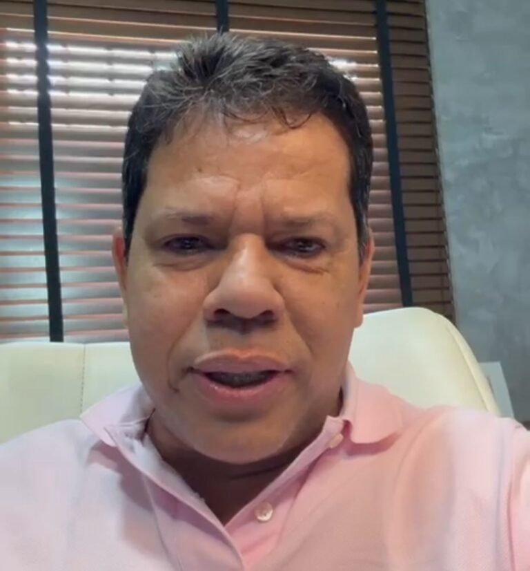 Ex-deputado Jair Montes ataca prefeito de Candeias do Jamari em vídeo polêmico - VEJA VÍDEO 17 Ex-deputado Jair Montes ataca prefeito de Candeias do Jamari em vídeo polêmico - VEJA VÍDEO