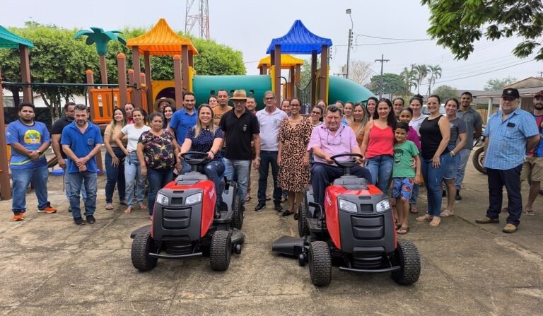 Cláudia de Jesus faz entrega de tratoritos em Teixeirópolis 15 Cláudia de Jesus faz entrega de tratoritos em Teixeirópolis