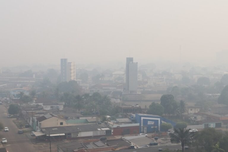 Fumaça de queimadas cancela mais de 40 voos em Rondônia em um mês 5 Fumaça de queimadas cancela mais de 40 voos em Rondônia em um mês