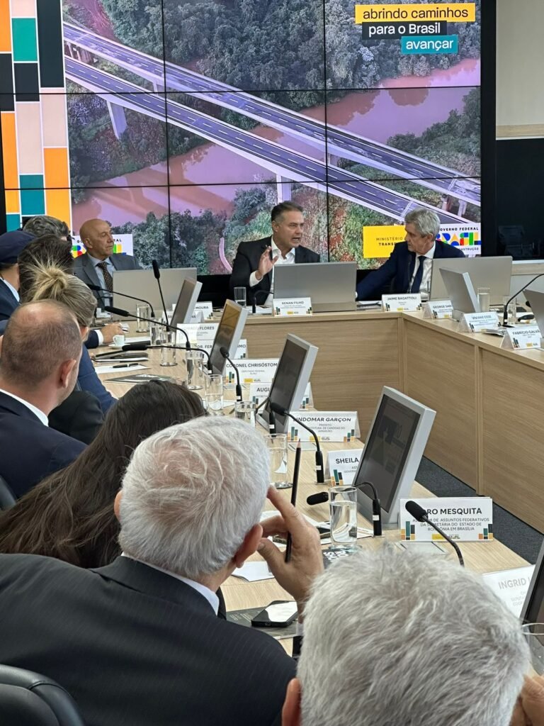 JAIME BAGATTOLI: Senador cobra revisão na pesagem dos caminhões de transportes e na fiscalização de órgãos rodoviários 10 JAIME BAGATTOLI: Senador cobra revisão na pesagem dos caminhões de transportes e na fiscalização de órgãos rodoviários