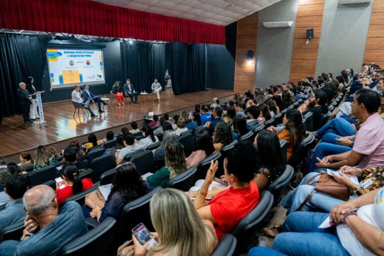 GOVERNANÇA - CGM promove palestra para melhorar a qualidade dos serviços prestados no município 11 GOVERNANÇA - CGM promove palestra para melhorar a qualidade dos serviços prestados no município