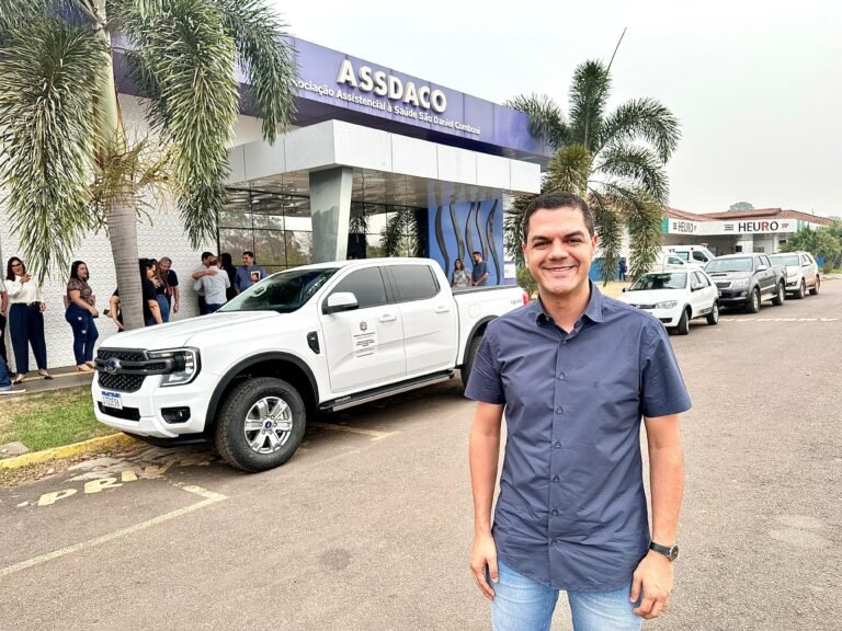 Prevenção ao câncer: ASSDACO recebe camionete entregue pelo deputado Cássio Góis 16 Prevenção ao câncer: ASSDACO recebe camionete entregue pelo deputado Cássio Góis