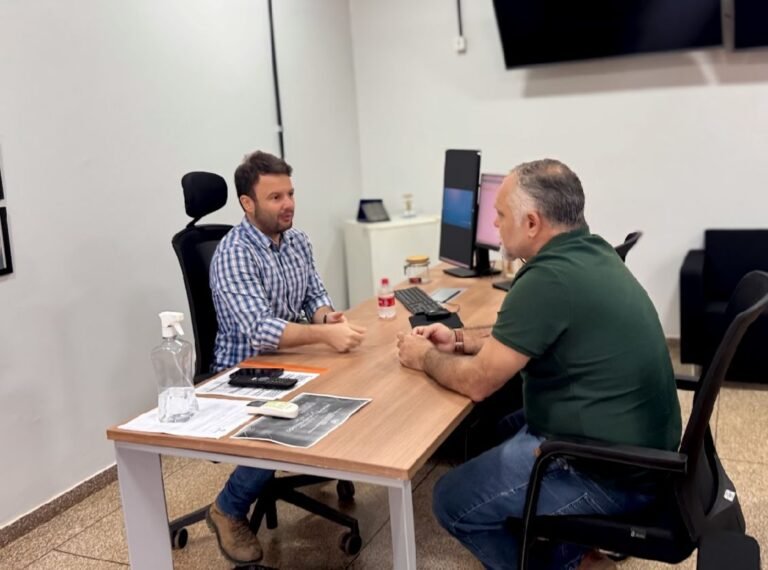 Vereador Joel da Enfermagem apresenta demandas de Bairros em reunião na SEMOB 19 Vereador Joel da Enfermagem apresenta demandas de Bairros em reunião na SEMOB