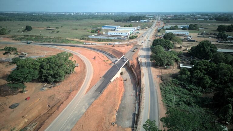 Cláudia de Jesus ressalta obras do governo federal em Ji-Paraná 13 Cláudia de Jesus ressalta obras do governo federal em Ji-Paraná