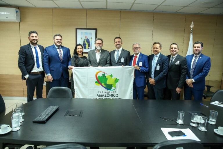 Em Brasília, deputado Jean Mendonça discute medidas emergenciais de enfrentamento a crise hídrica em Rondônia 11 Em Brasília, deputado Jean Mendonça discute medidas emergenciais de enfrentamento a crise hídrica em Rondônia
