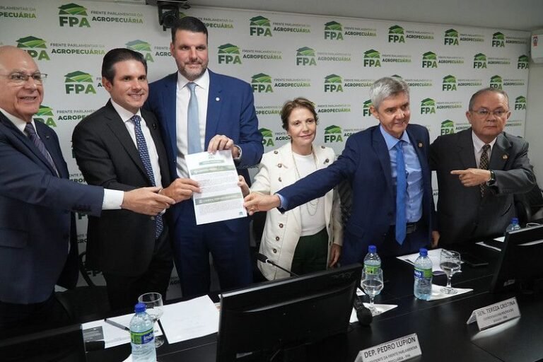 MAIOR FRENTE DO CONGRESSO: Jaime Bagattoli é eleito vice-presidente da Frente Parlamentar da Agropecuária no Senado 11 MAIOR FRENTE DO CONGRESSO: Jaime Bagattoli é eleito vice-presidente da Frente Parlamentar da Agropecuária no Senado
