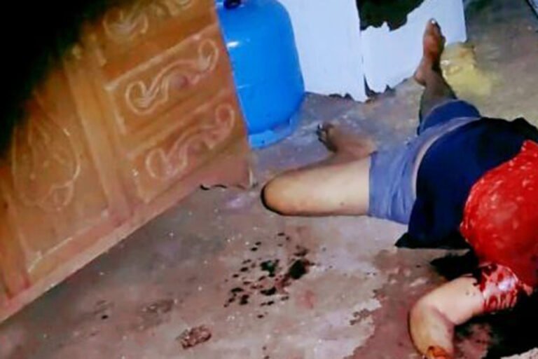 Mulher é encontrada degolada em residência na zona leste 14 Mulher é encontrada degolada em residência na zona leste