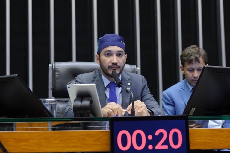 10 anos de cadeia para quem zombar de Jesus Cristo no Carnaval: esse é o PL do Dr. Fernando Máximo 17 10 anos de cadeia para quem zombar de Jesus Cristo no Carnaval: esse é o PL do Dr. Fernando Máximo