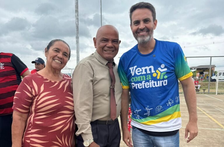 Pastor Evanildo participa do projeto “Vem com a Prefeitura” no Residencial Morar Melhor 11 Pastor Evanildo participa do projeto “Vem com a Prefeitura” no Residencial Morar Melhor
