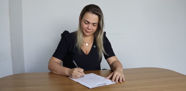 Candeias do Jamari: deputada Cláudia de Jesus garante pagamento de maquinário agrícola para associação 10 Candeias do Jamari: deputada Cláudia de Jesus garante pagamento de maquinário agrícola para associação