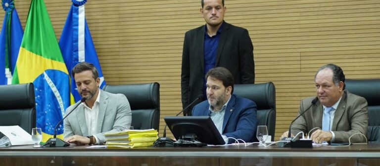 SAINDO DO ATRASO - Governo de RO poderá autorizar rematrículas on-line nas escolas estaduais 19 SAINDO DO ATRASO - Governo de RO poderá autorizar rematrículas on-line nas escolas estaduais