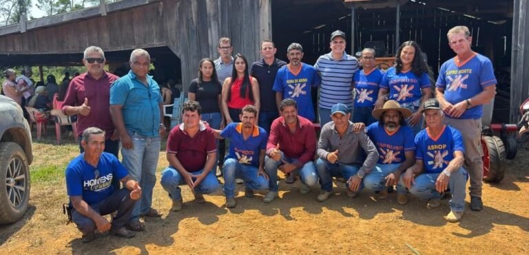 Alan Queiroz entrega plantadeira para Associação dos Produtores do P.A São Domingos, em Buritis 20 Alan Queiroz entrega plantadeira para Associação dos Produtores do P.A São Domingos, em Buritis
