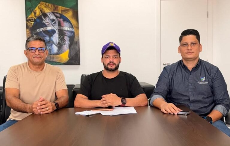 Deputado Edevaldo Neves discute avanços para a Polícia Penal e o Sistema Socioeducativo com representantes do Singeperon 1 Deputado Edevaldo Neves discute avanços para a Polícia Penal e o Sistema Socioeducativo com representantes do Singeperon