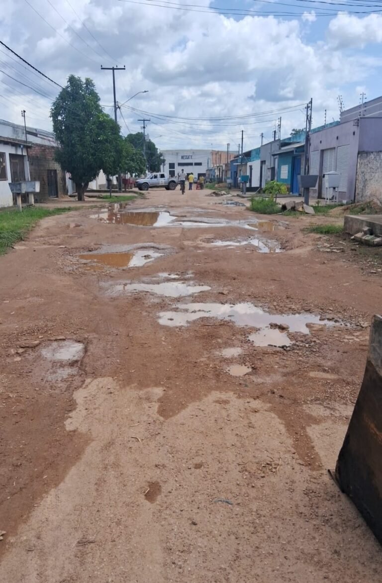 Vereador Zé Paroca solicita reparos emergenciais em rua américa do sul no bairro três marias 5 Vereador Zé Paroca solicita reparos emergenciais em rua américa do sul no bairro três marias