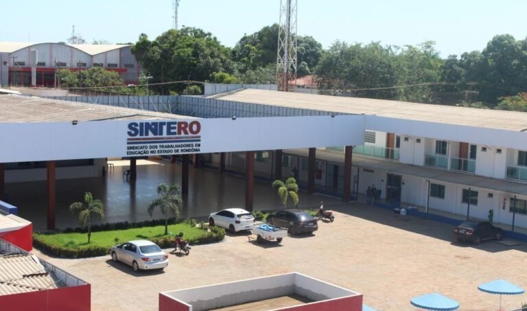 NA CAPITAL - Advogados do SINTERO devem ganhar R$ 3 milhões em ação que “limou” abono dos professores 1 NA CAPITAL - Advogados do SINTERO devem ganhar R$ 3 milhões em ação que “limou” abono dos professores